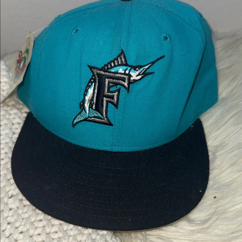 Vintage New Era Teal and Black Marlins Cap - Picture 2 of 8